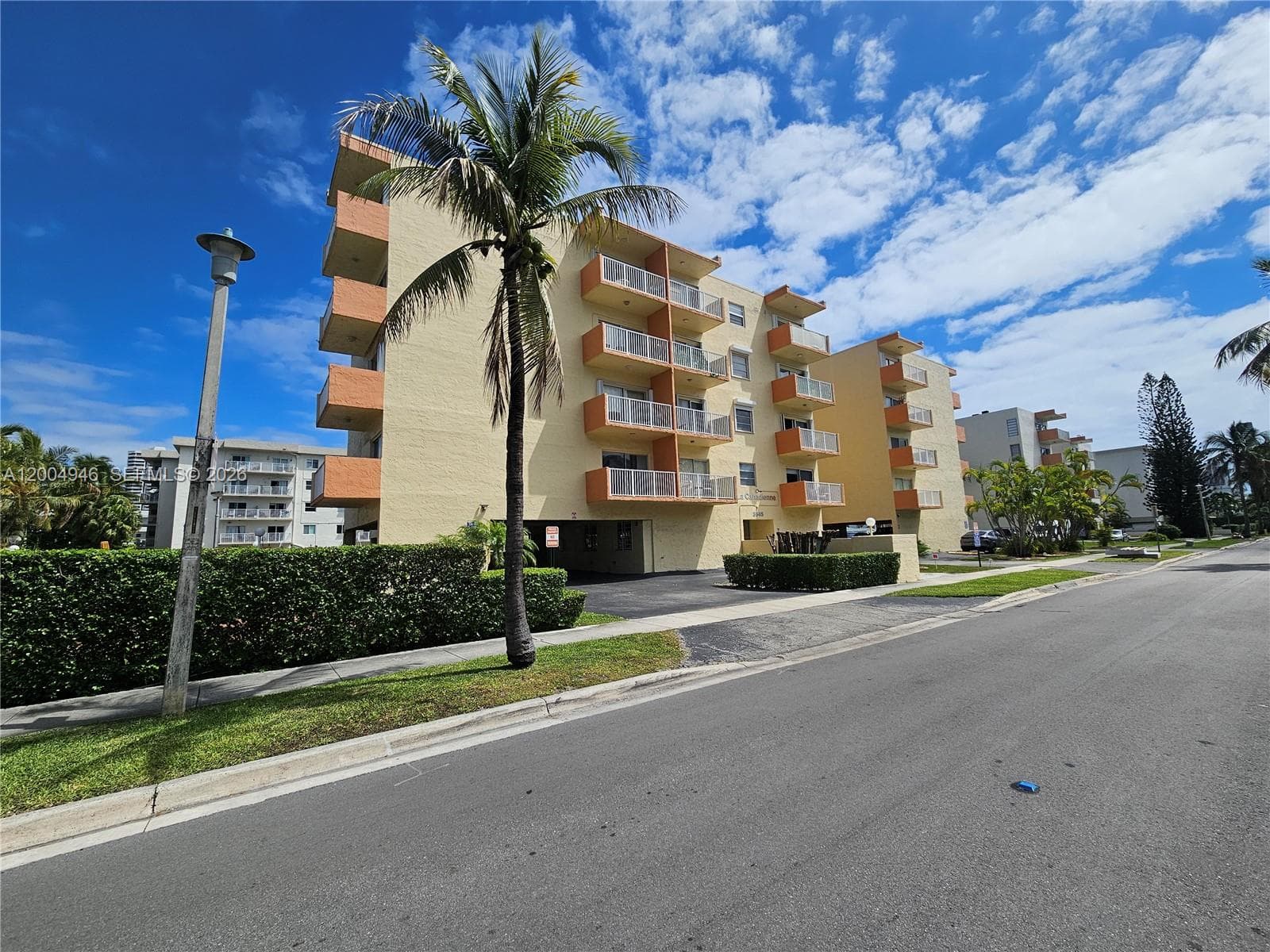 3545 167th St 404 photo 19