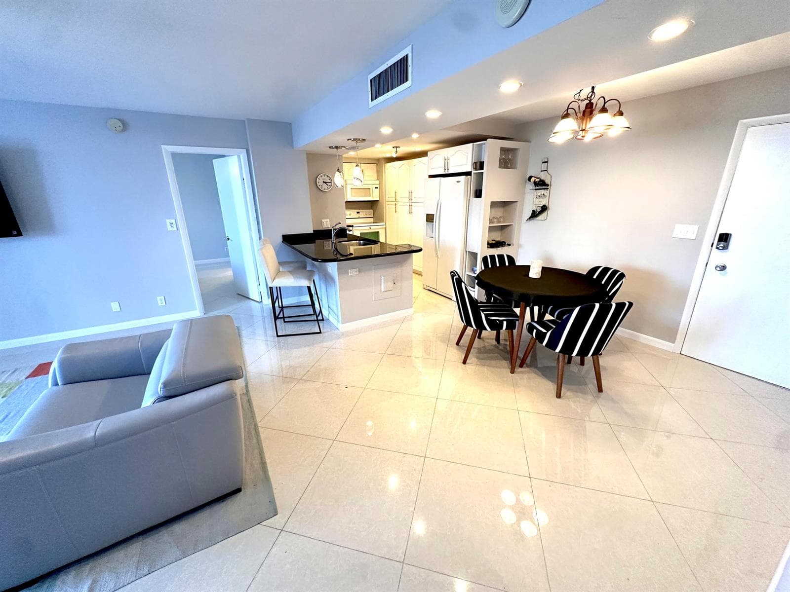 1 Las Olas Circle 313 photo 7