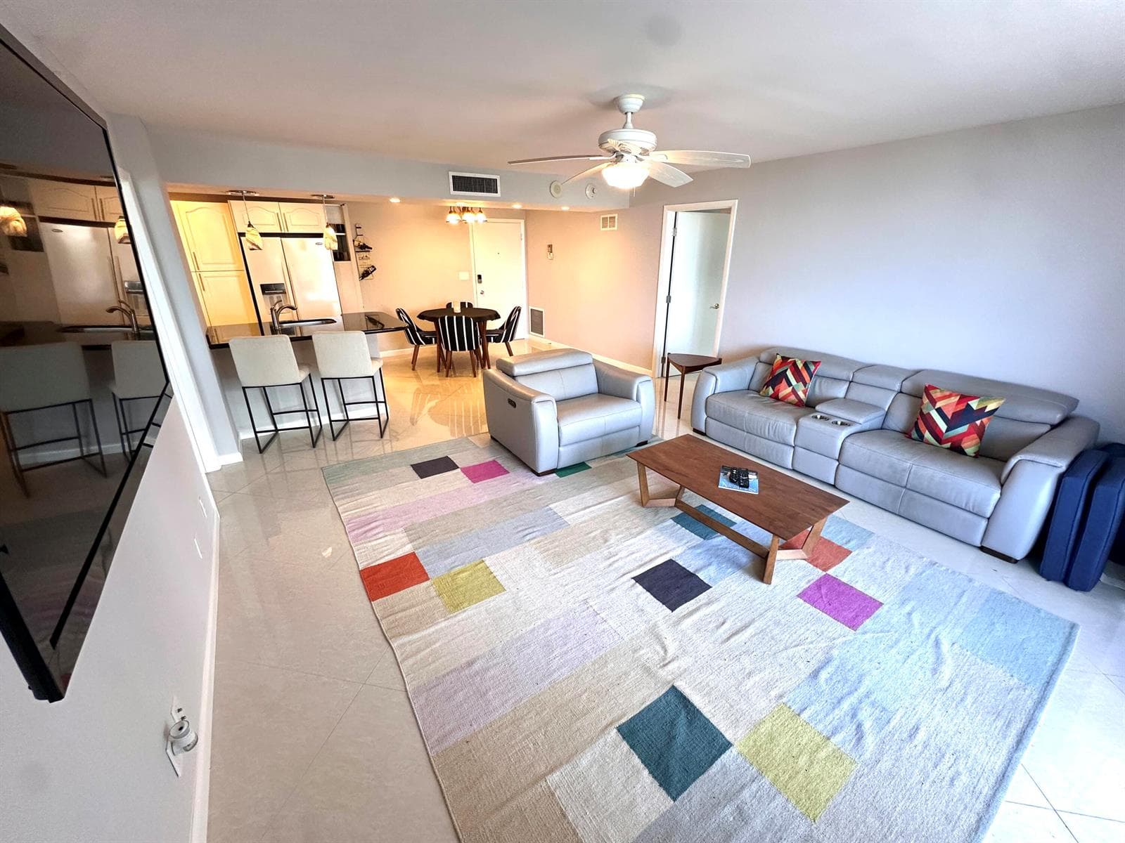 1 Las Olas Circle 313 photo 1