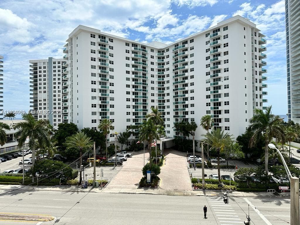 3000 Ocean Dr 414 photo 17
