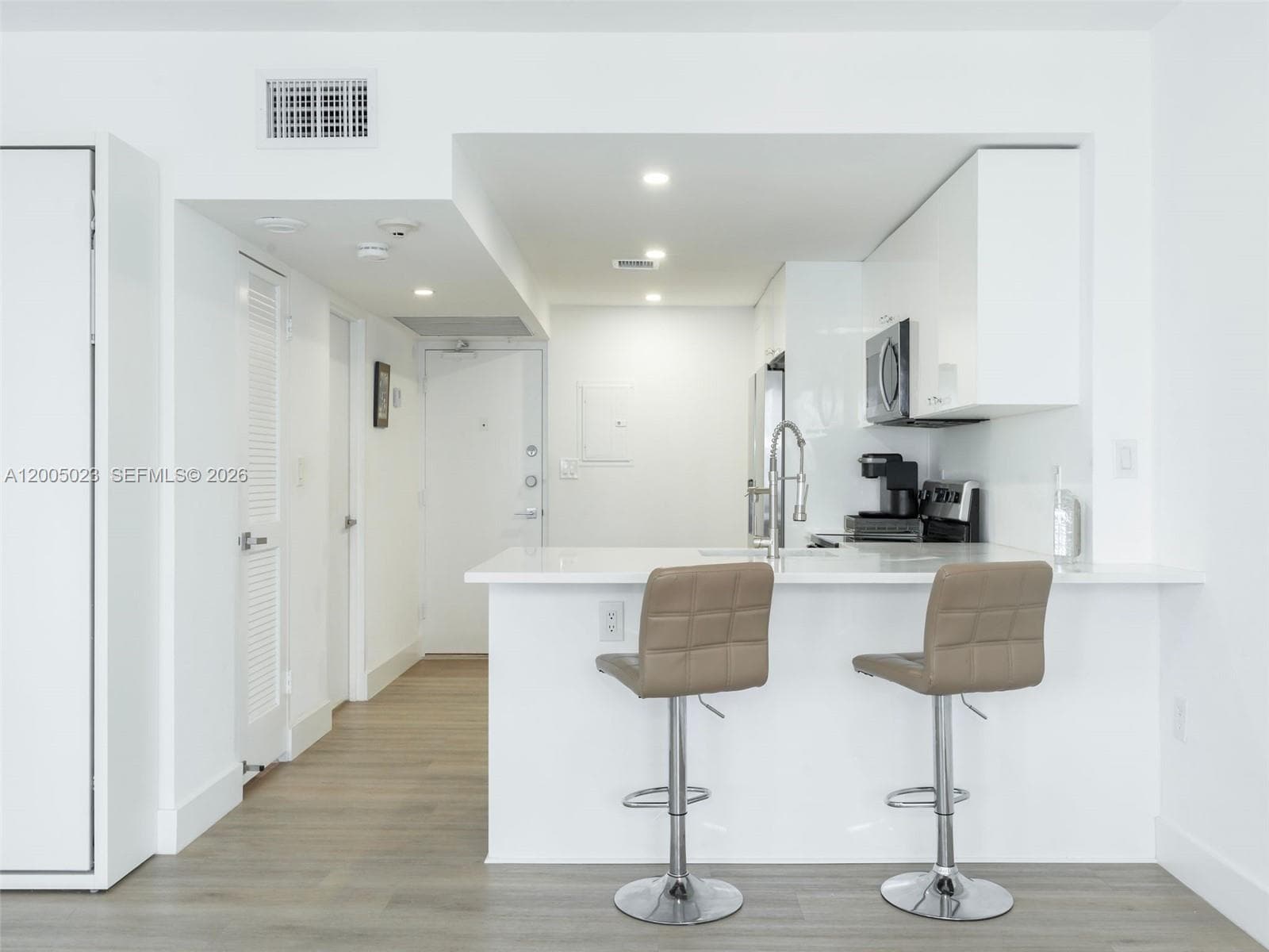 10275 Collins Ave 1502 photo 13