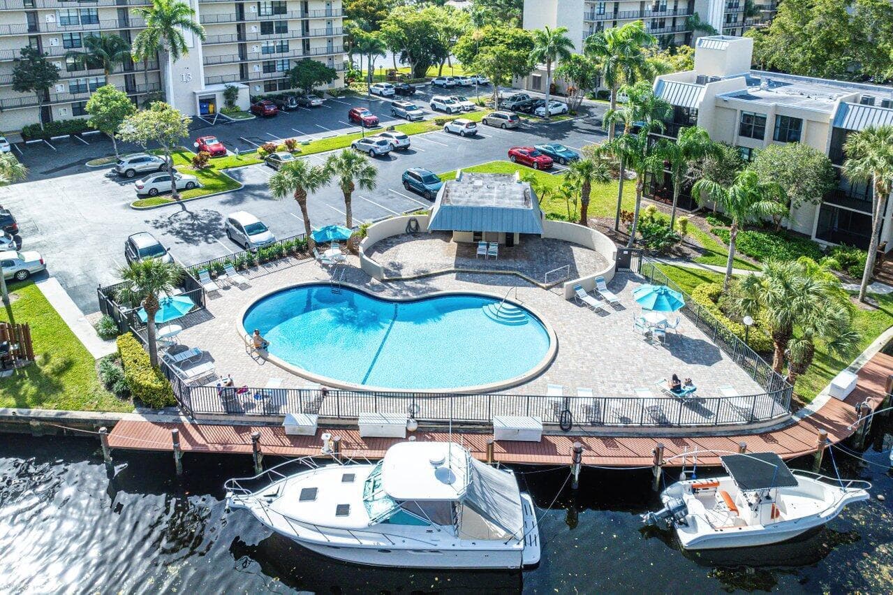 9 Royal Palm Way 106 photo 14