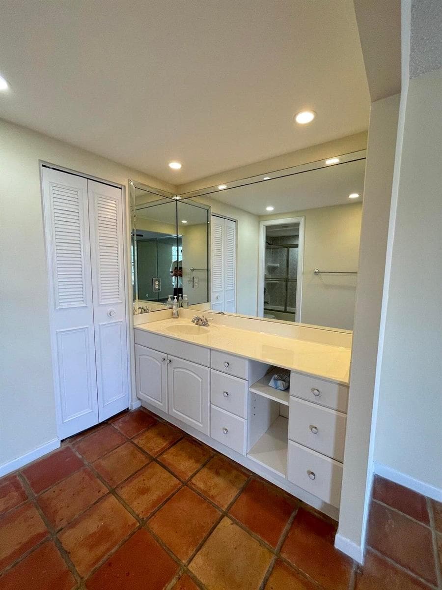 9 Royal Palm Way 106 photo 8