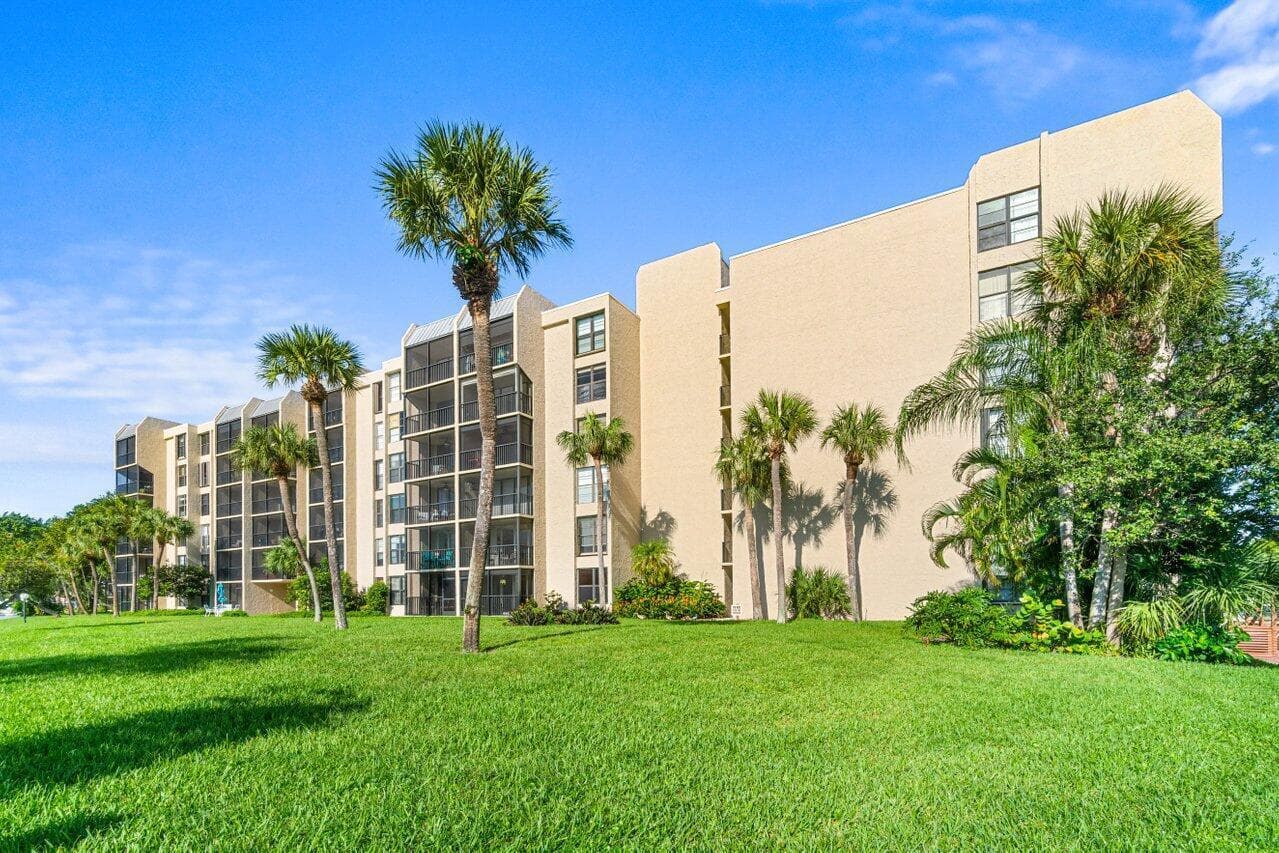 9 Royal Palm Way 106 photo 21