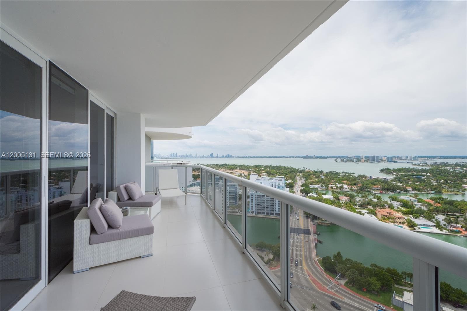 6301 Collins Ave 3006 photo 2