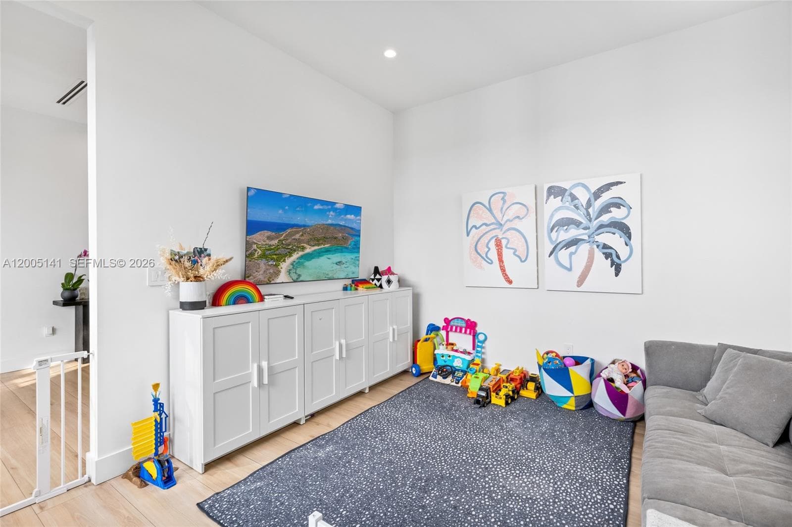 895 76th St photo 16