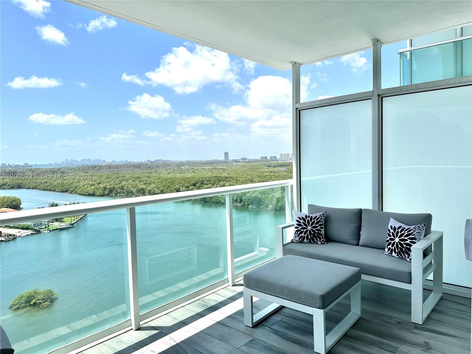 400 Sunny Isles Blvd 1708 photo 10