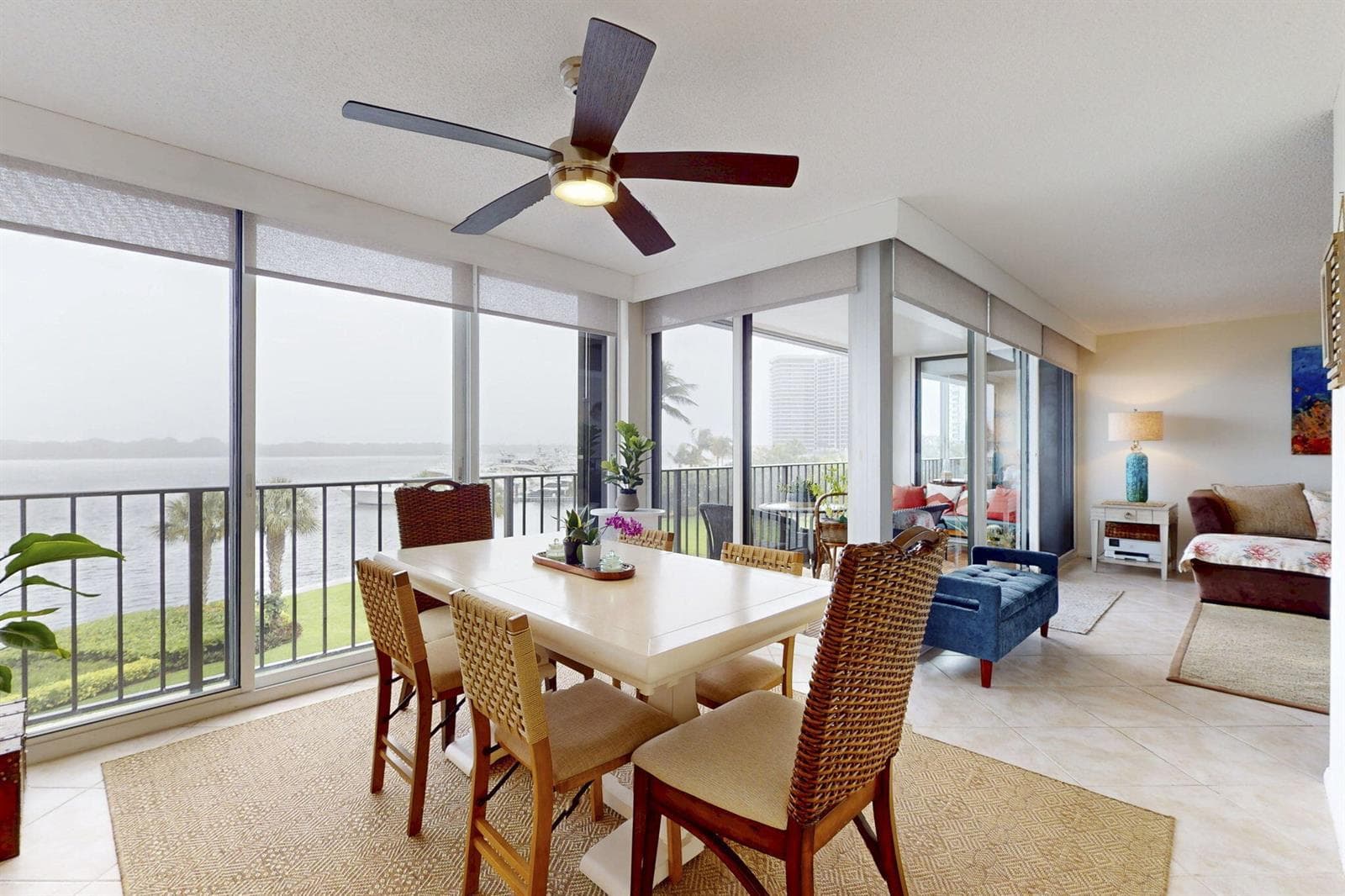 124 Lakeshore Drive 4280 photo 22