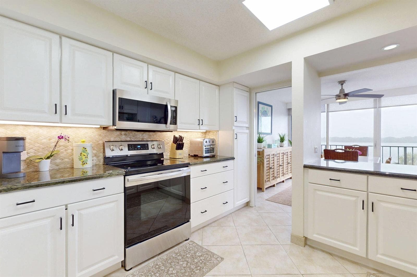 124 Lakeshore Drive 4280 photo 14