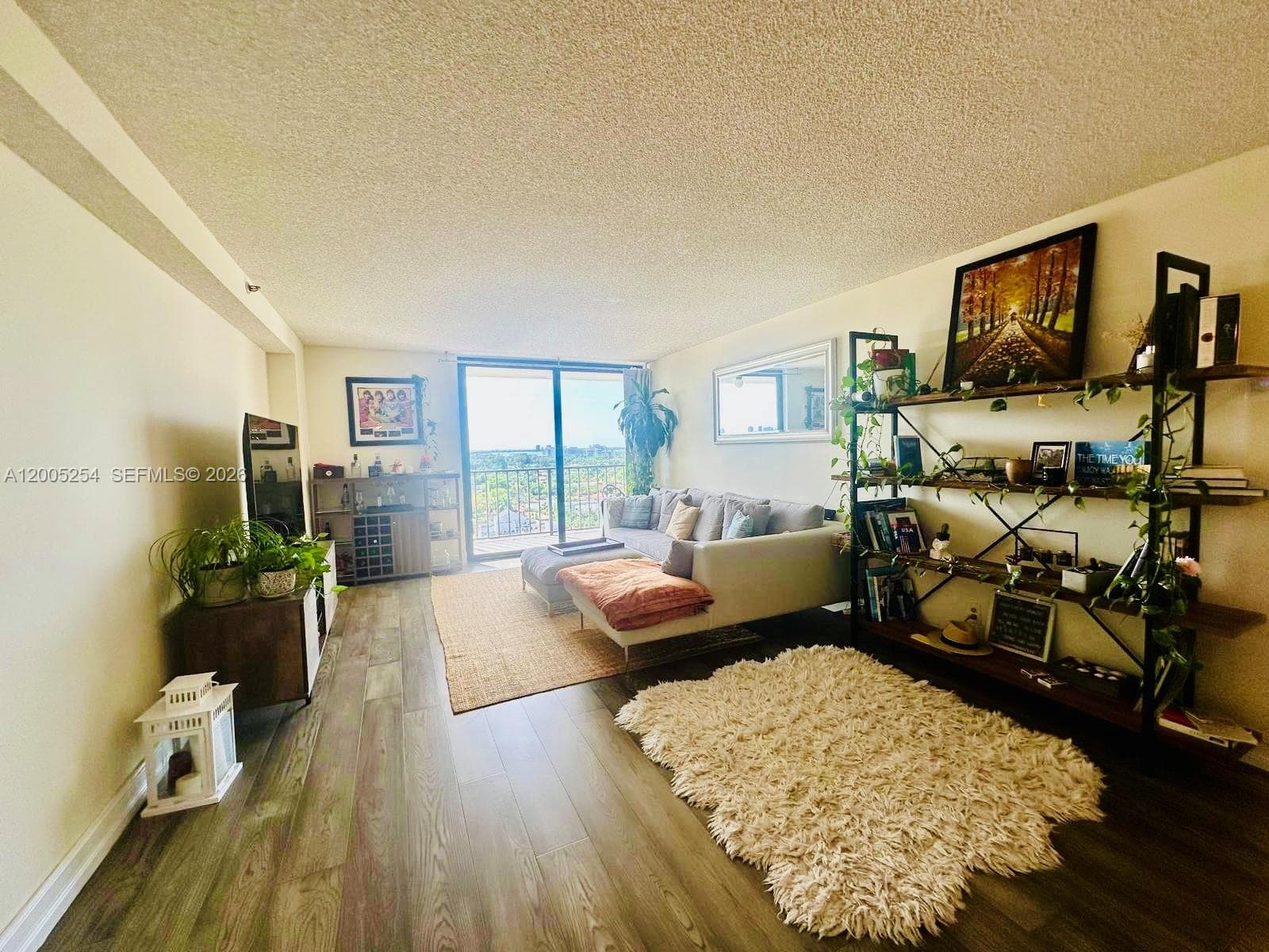 2625 Collins Ave 1508 photo 2