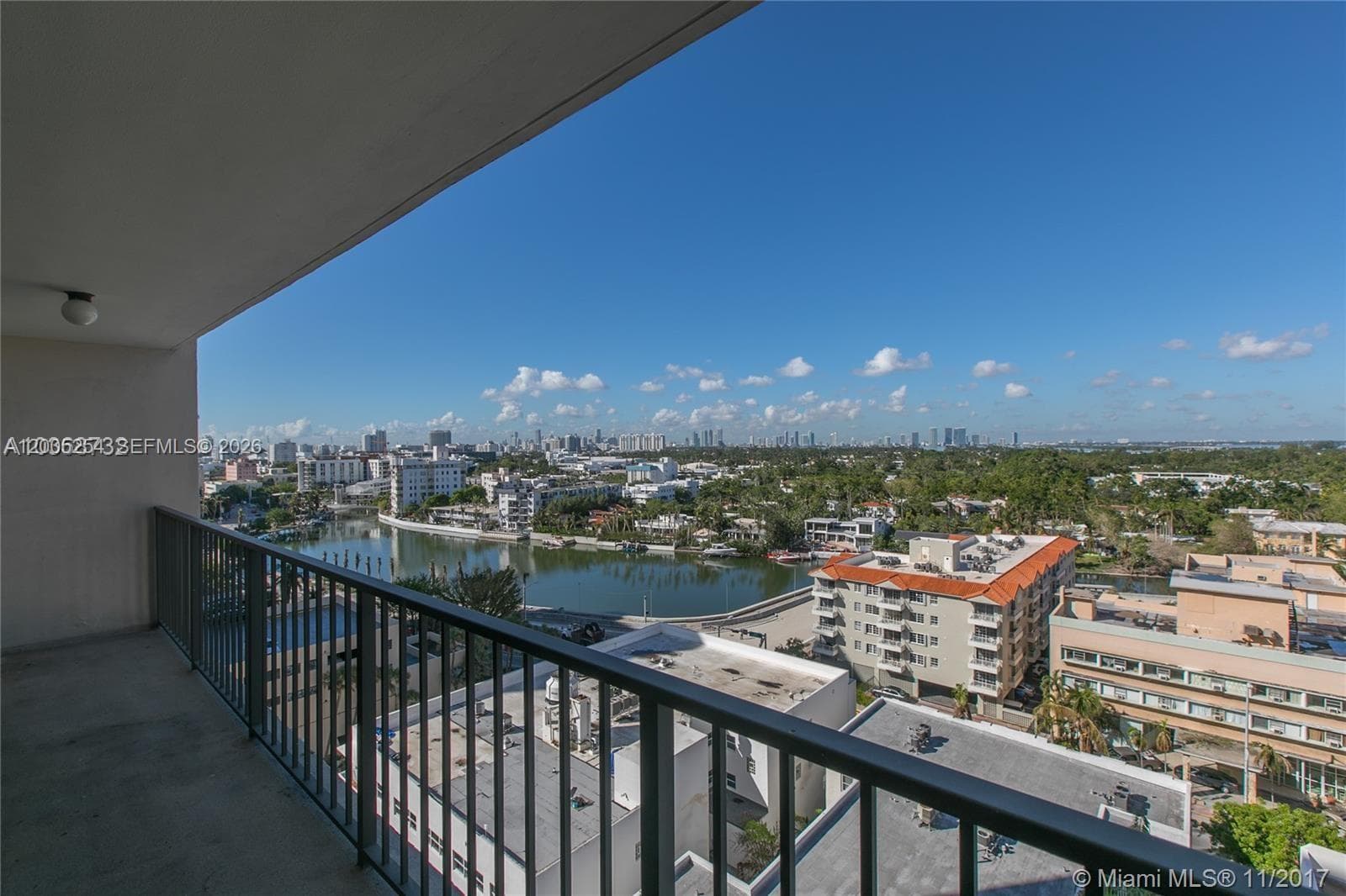 2625 Collins Ave 1508 photo 12