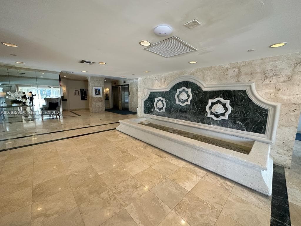 2625 Collins Ave 1508 photo 20