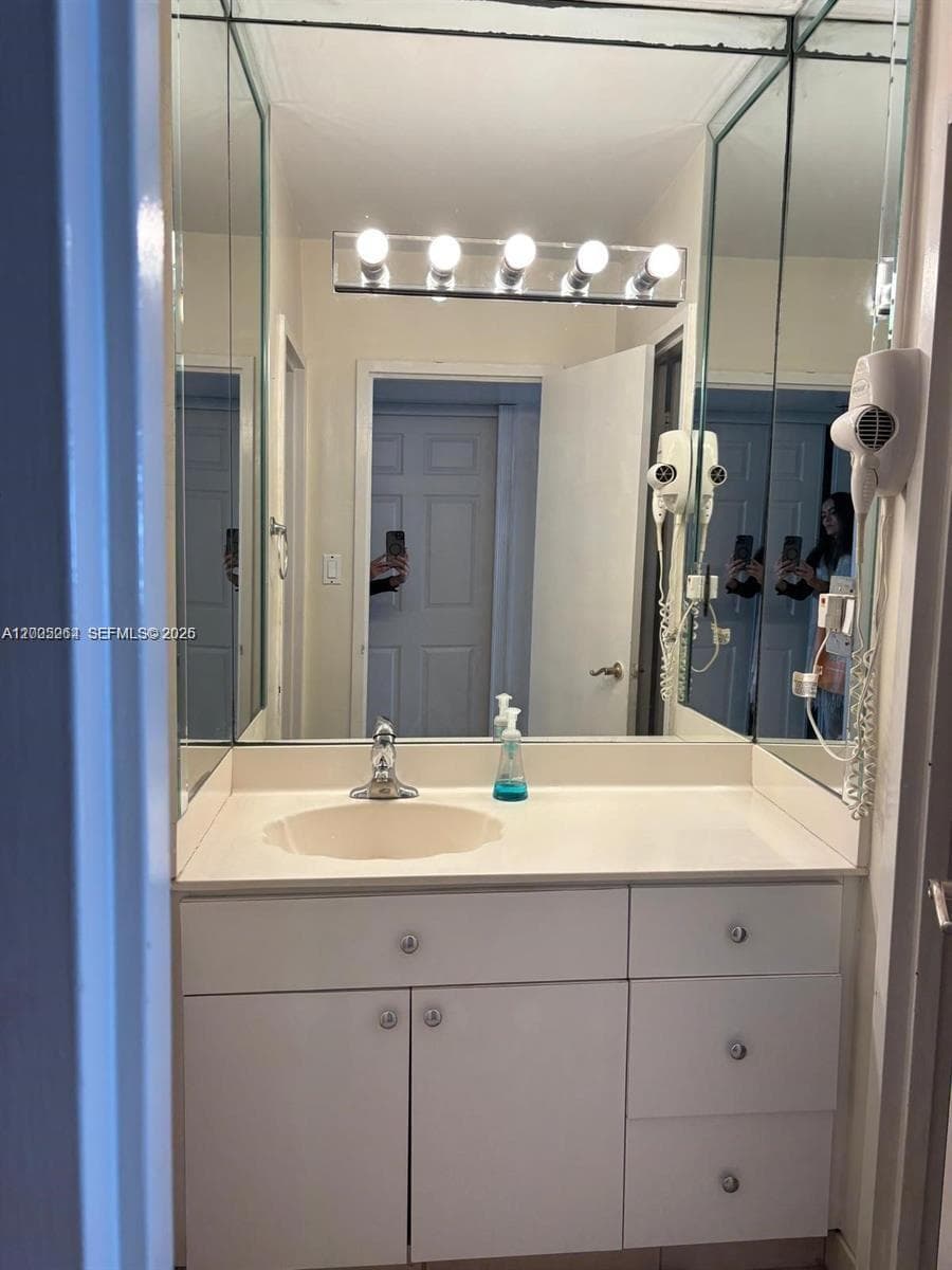 100 Lincoln Rd 731 photo 11