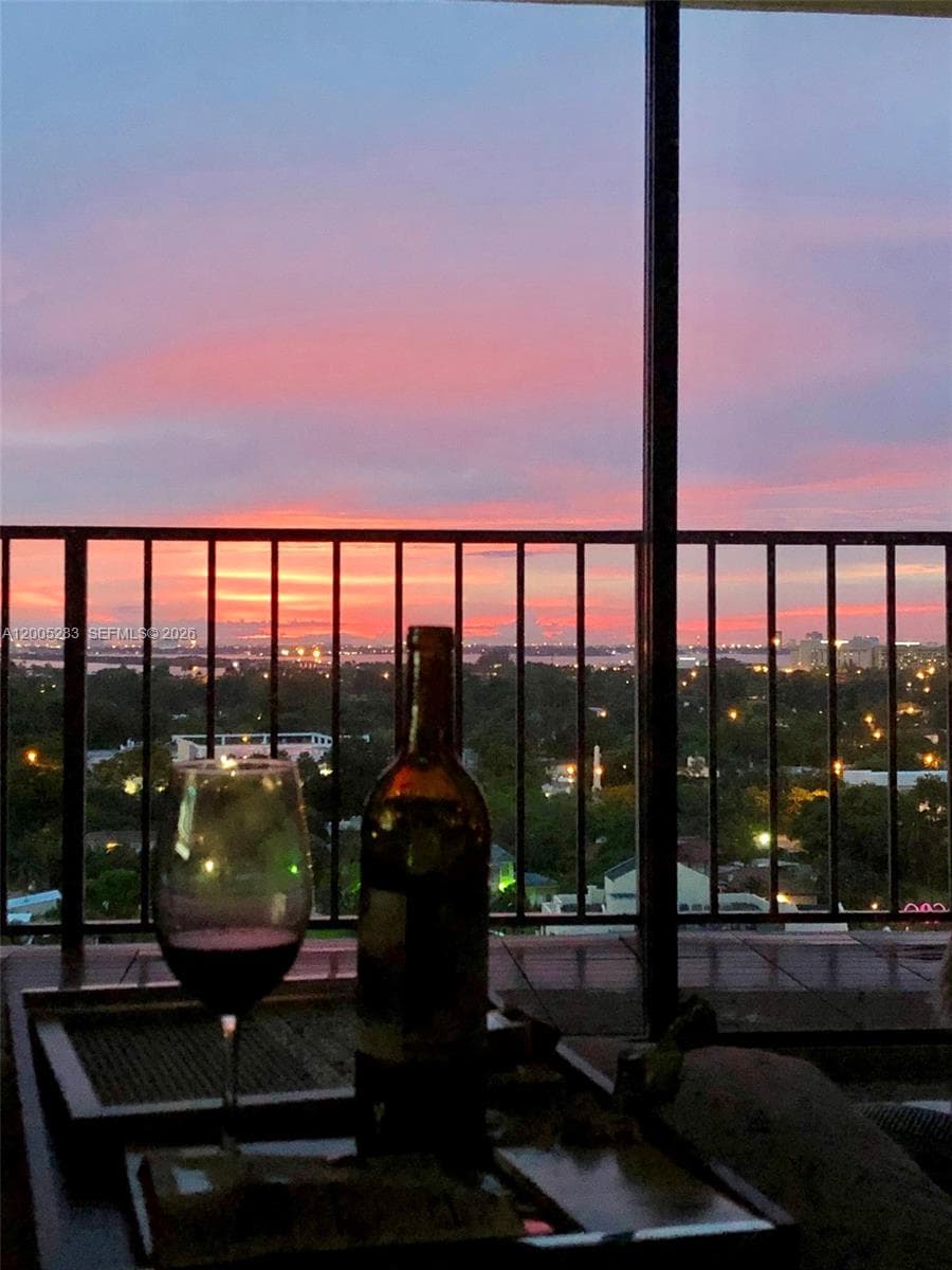 2625 Collins Ave 1508 photo 17