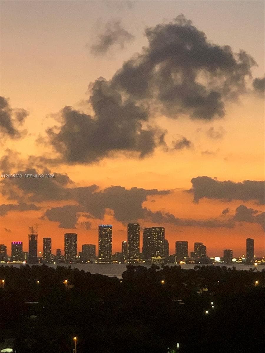 2625 Collins Ave 1508 photo 18