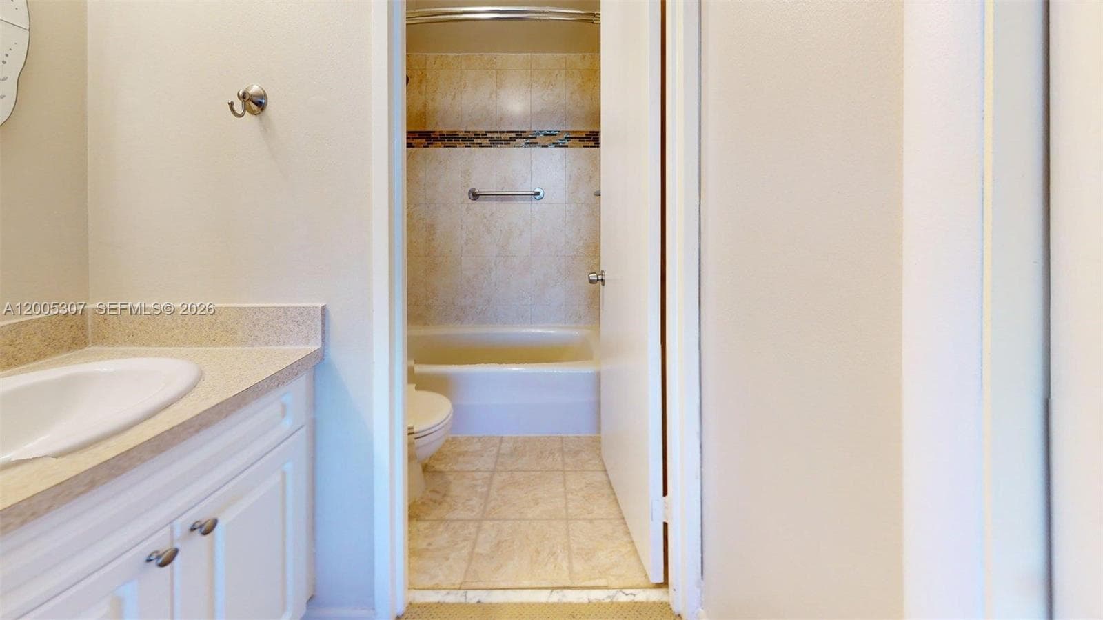 500 Three Islands Blvd 402 photo 17