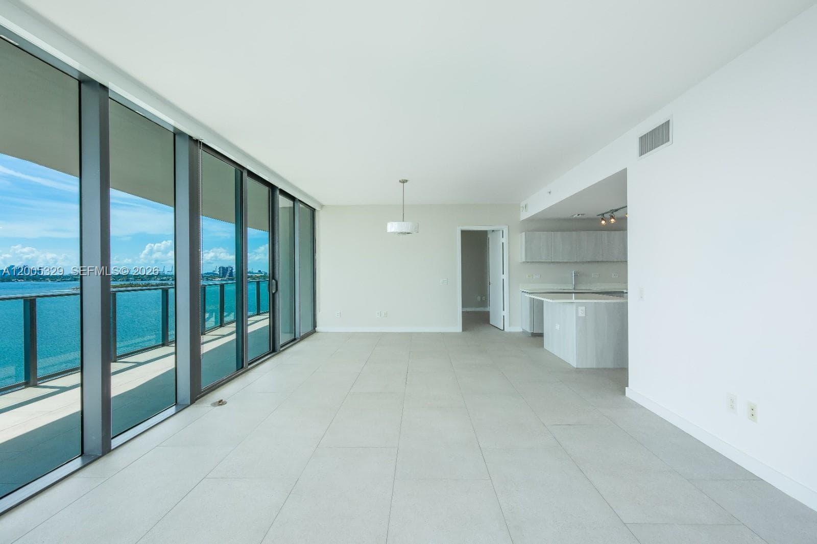 3131 7th Ave 1406 photo 2