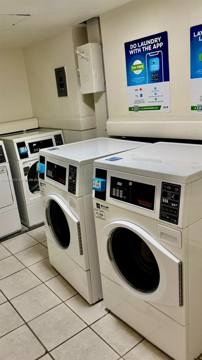 4001 Ocean Dr PH3 photo 15