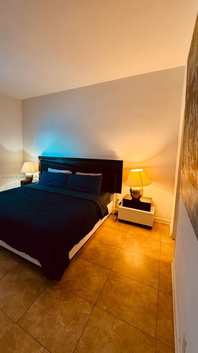 4001 Ocean Dr PH3 photo 4