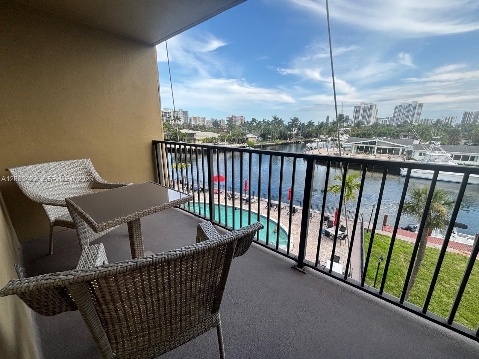 301 Golden Isles Dr 409 photo 15