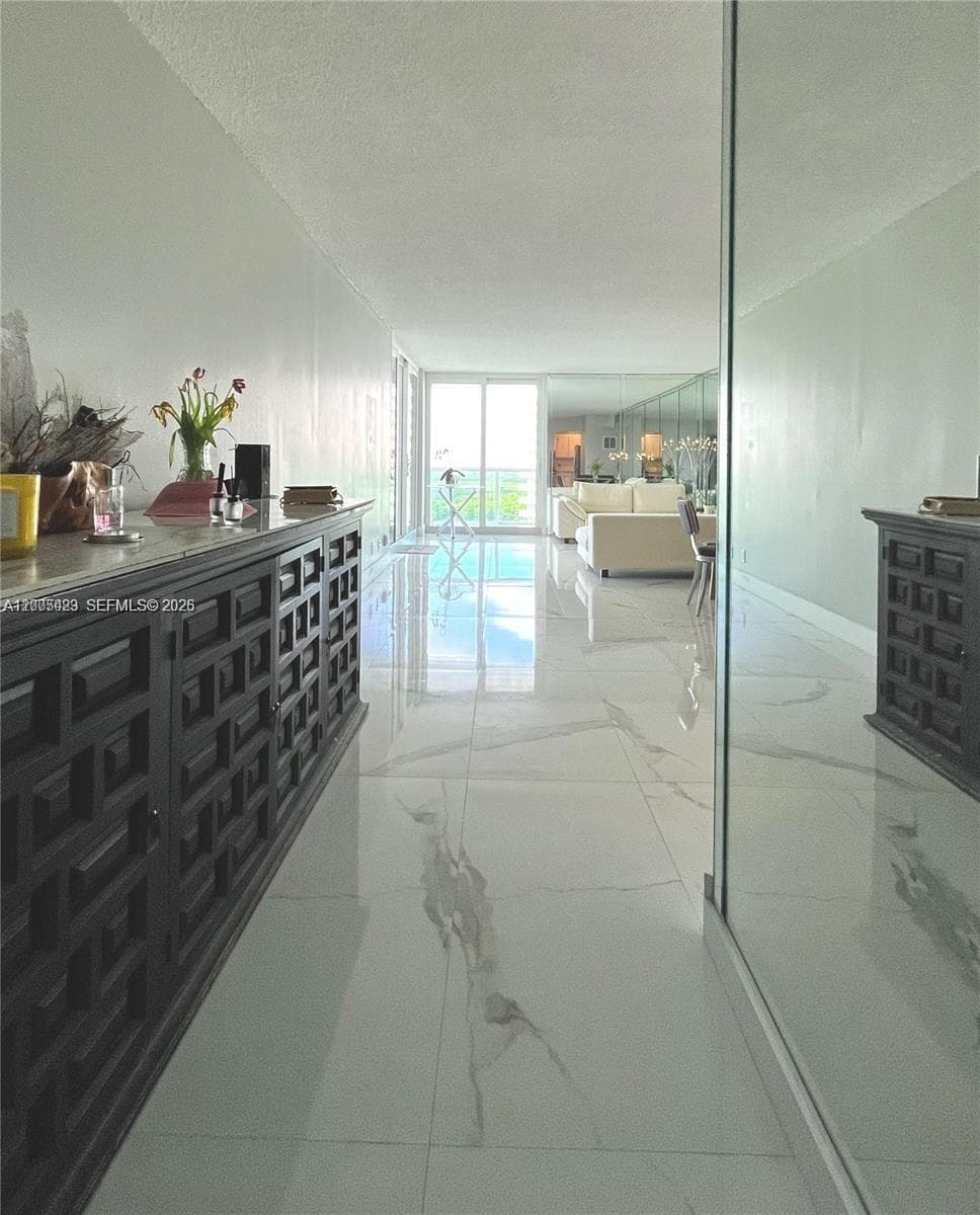 100 Bayview Dr 1827 photo 2