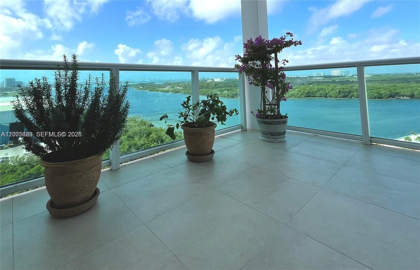 100 Bayview Dr 1827 photo 7