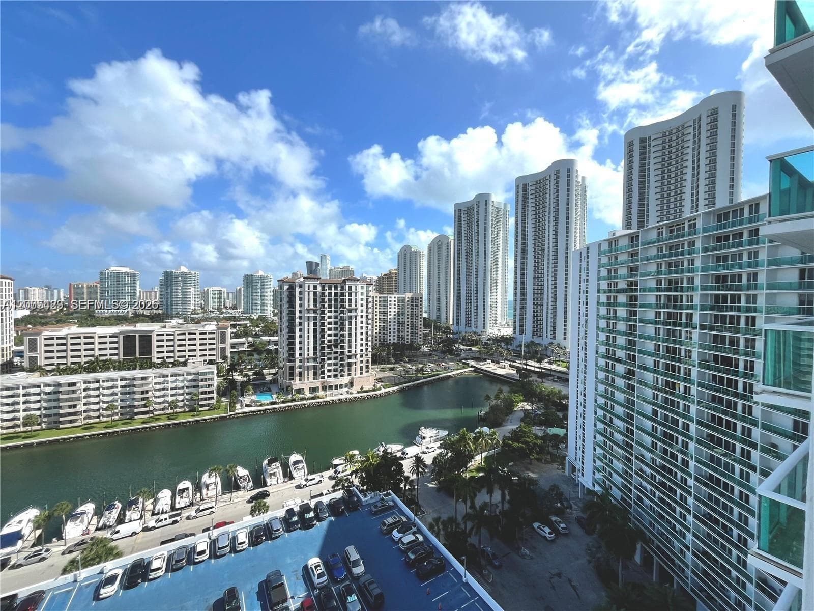 100 Bayview Dr 1827 photo 20