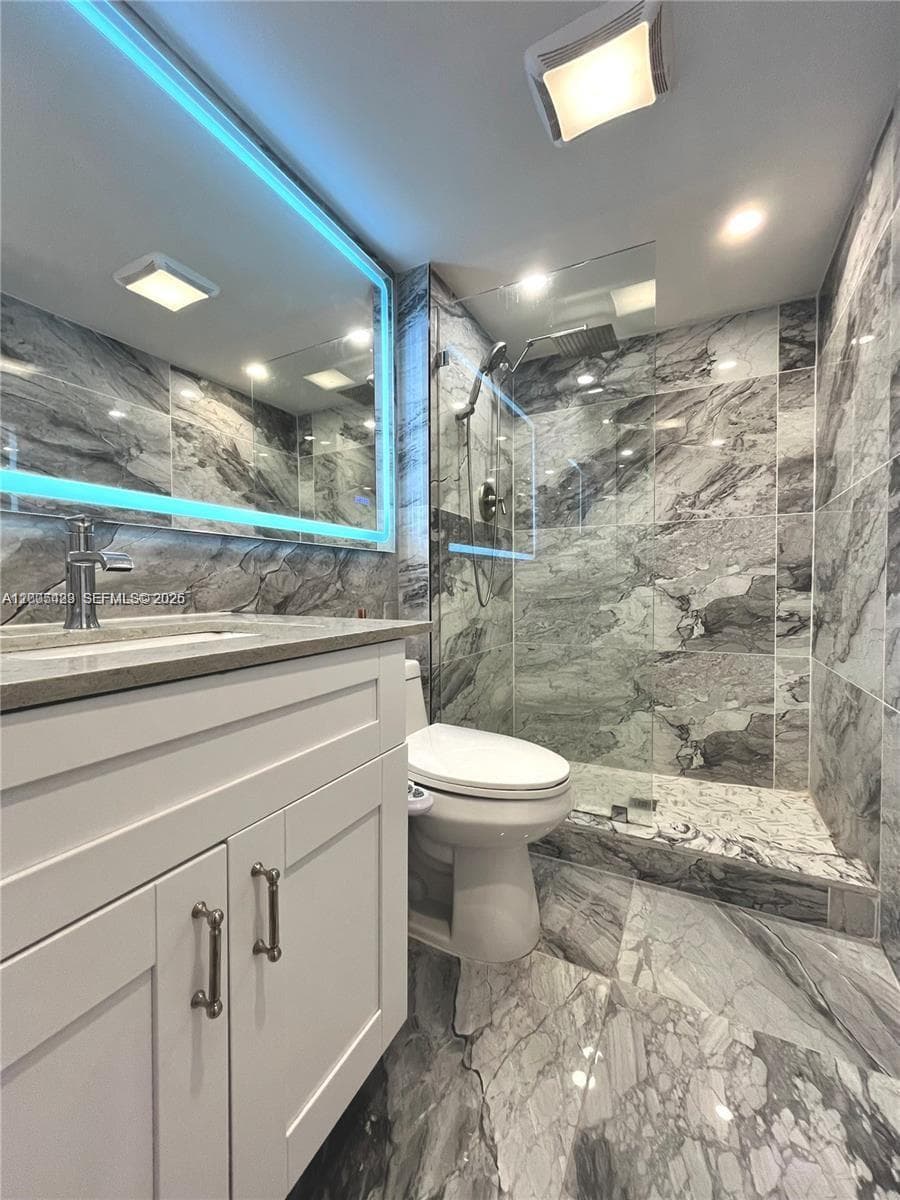 100 Bayview Dr 1827 photo 14