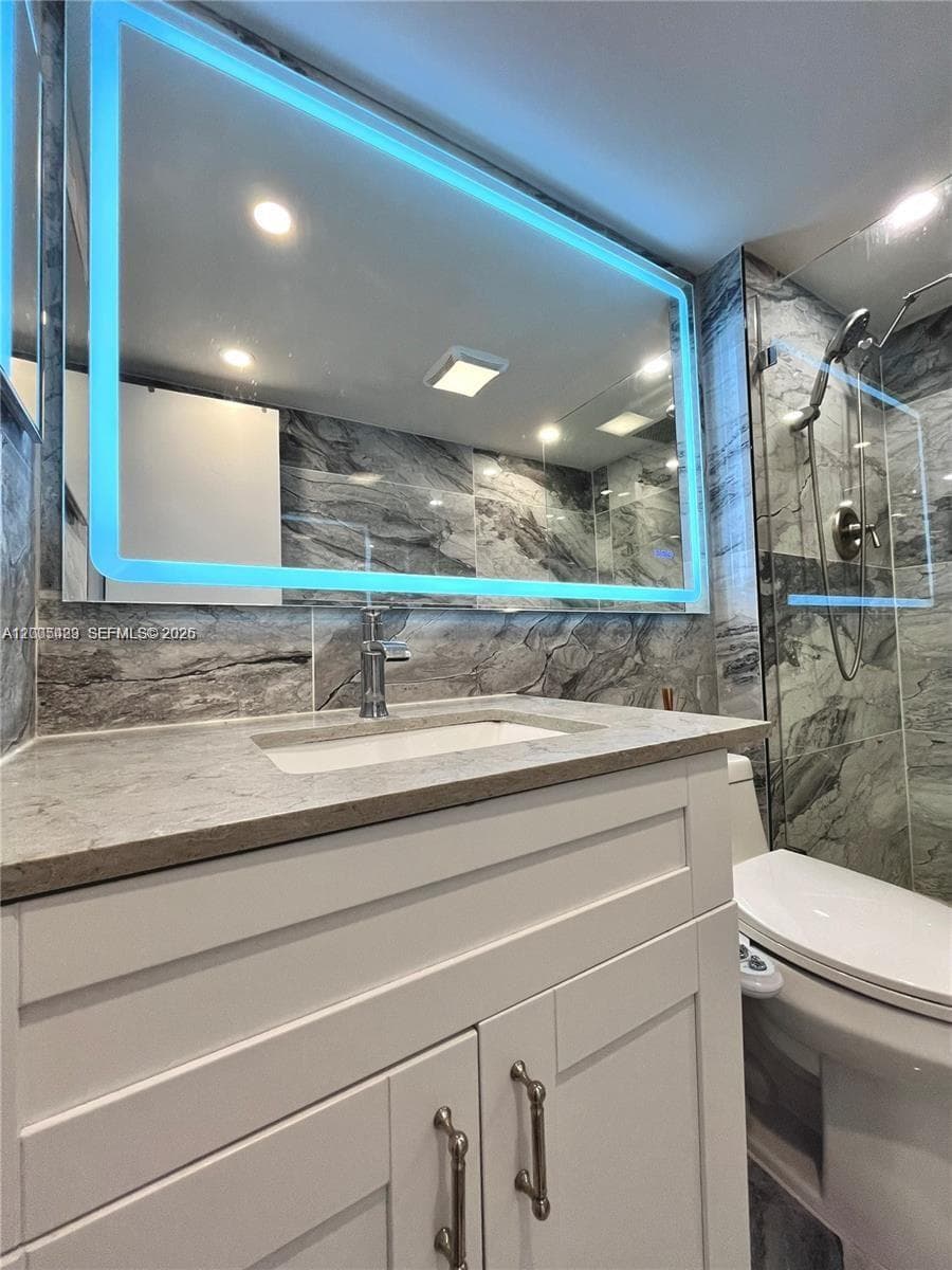 100 Bayview Dr 1827 photo 21