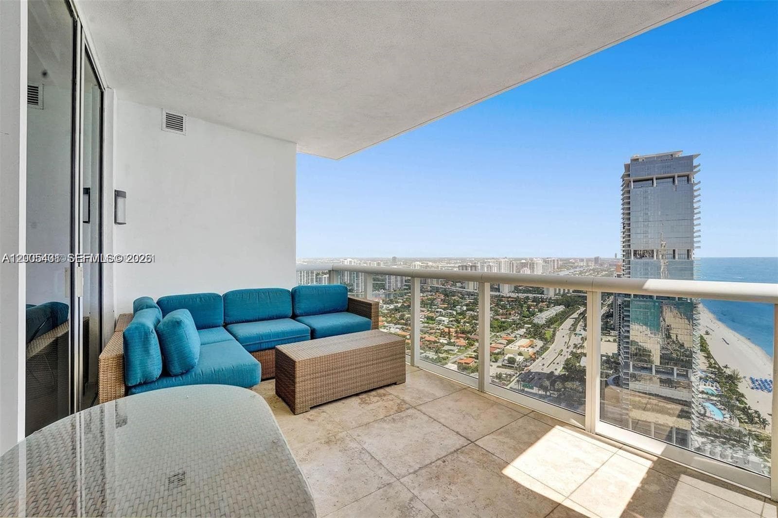 18201 Collins Ave 5202 photo 2