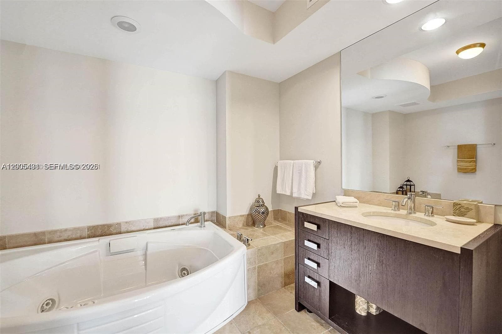 18201 Collins Ave 5202 photo 9