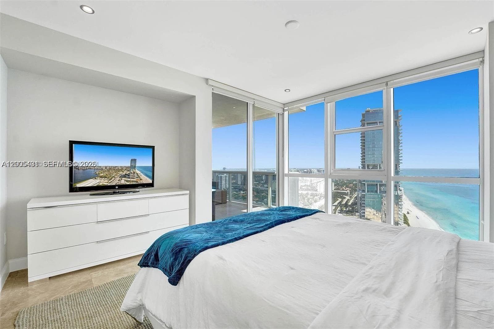 18201 Collins Ave 5202 photo 4