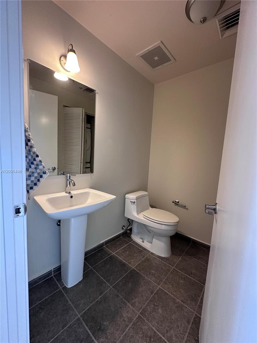 3470 E Coast Ave H1503 photo 10