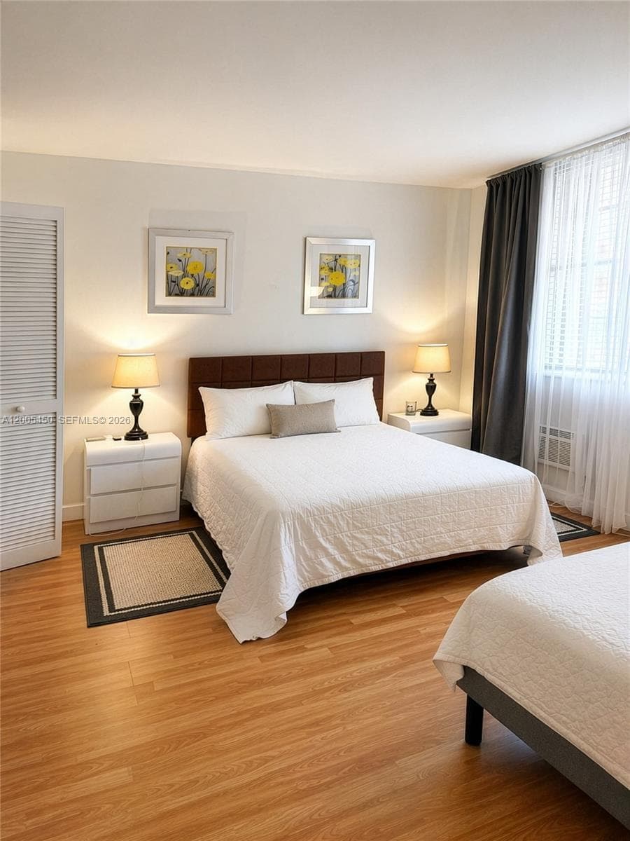 1936 Ocean Dr 4D photo 12