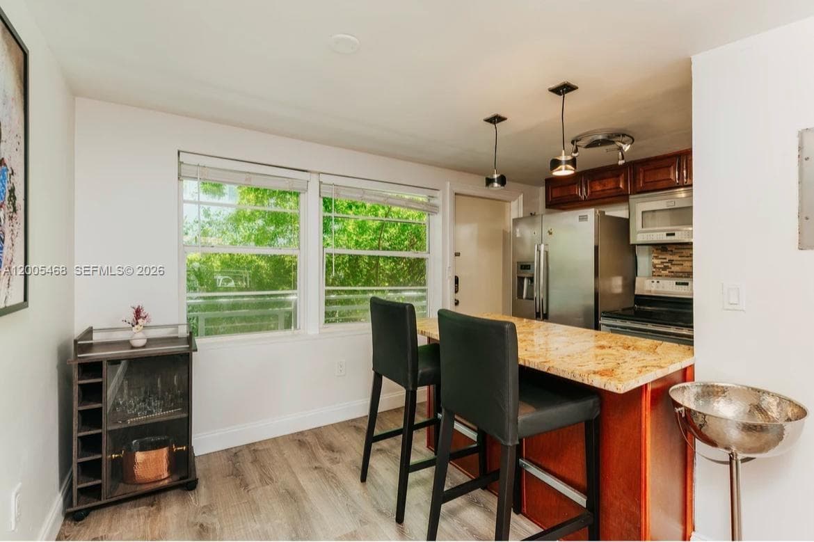 6865 Bay Dr 7 photo 2