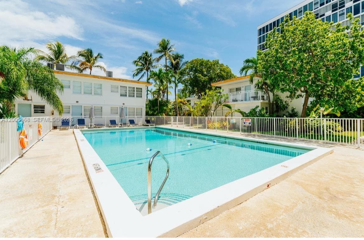 6865 Bay Dr 7 photo 16