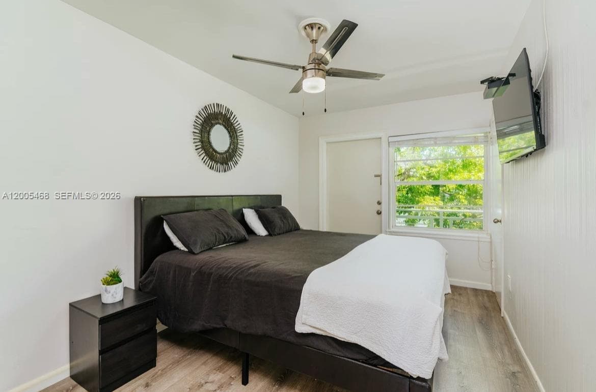 6865 Bay Dr 7 photo 9