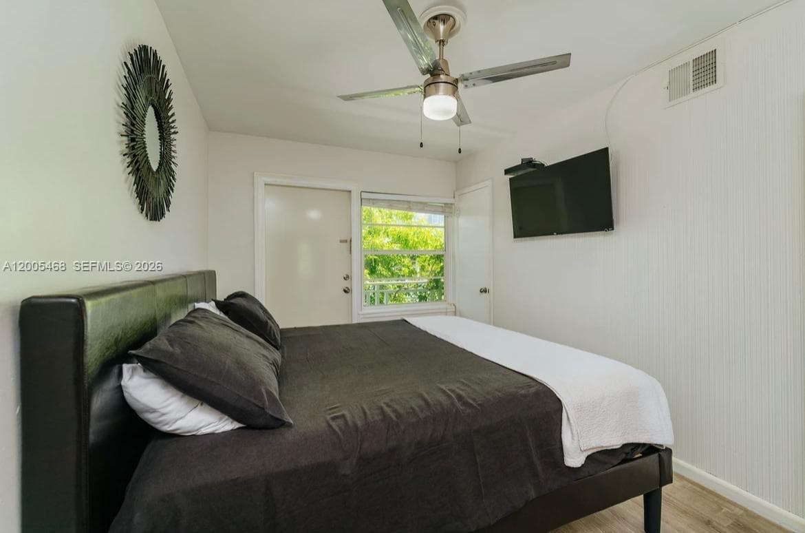 6865 Bay Dr 7 photo 10