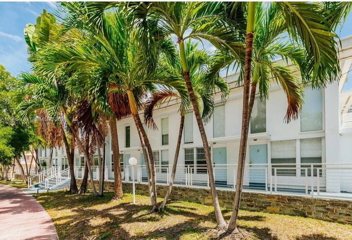 6865 Bay Dr 7 photo 15