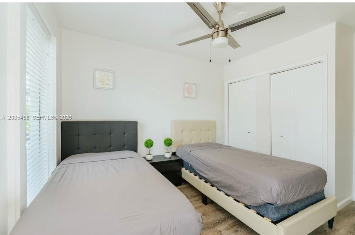 6865 Bay Dr 7 photo 11