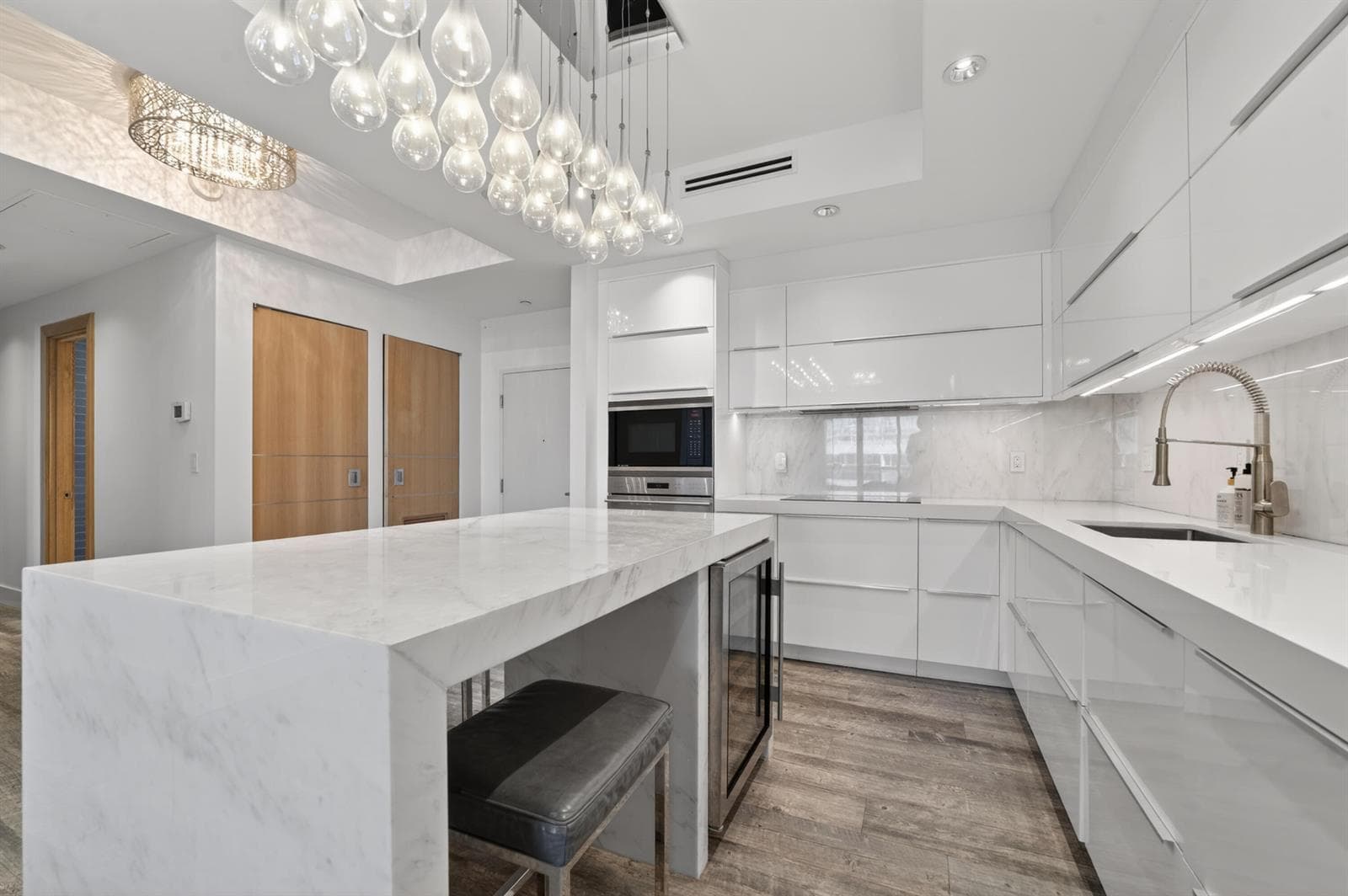 2301 Collins Avenue Ph14 photo 3