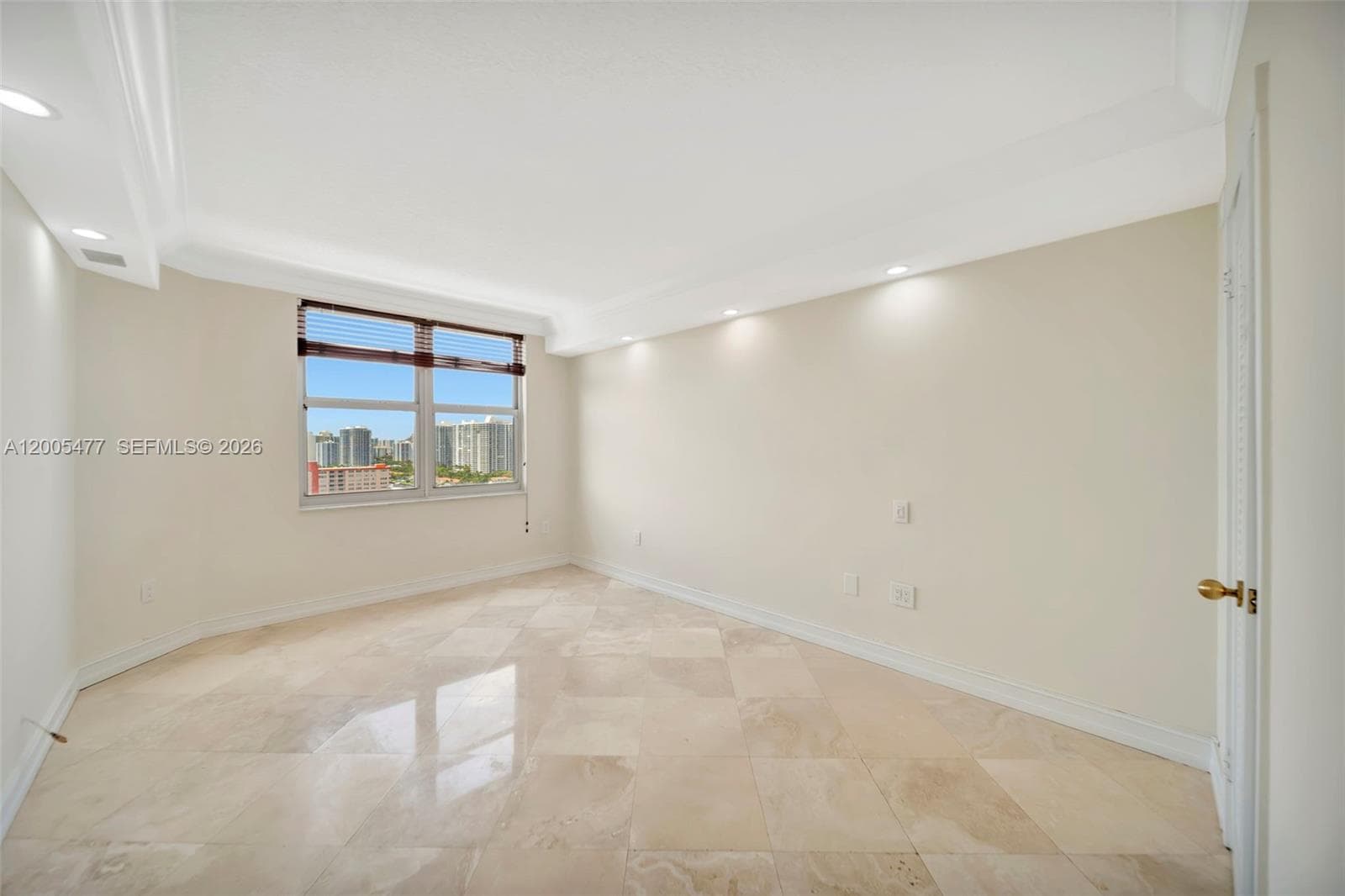 1985 Ocean Dr 20A photo 13