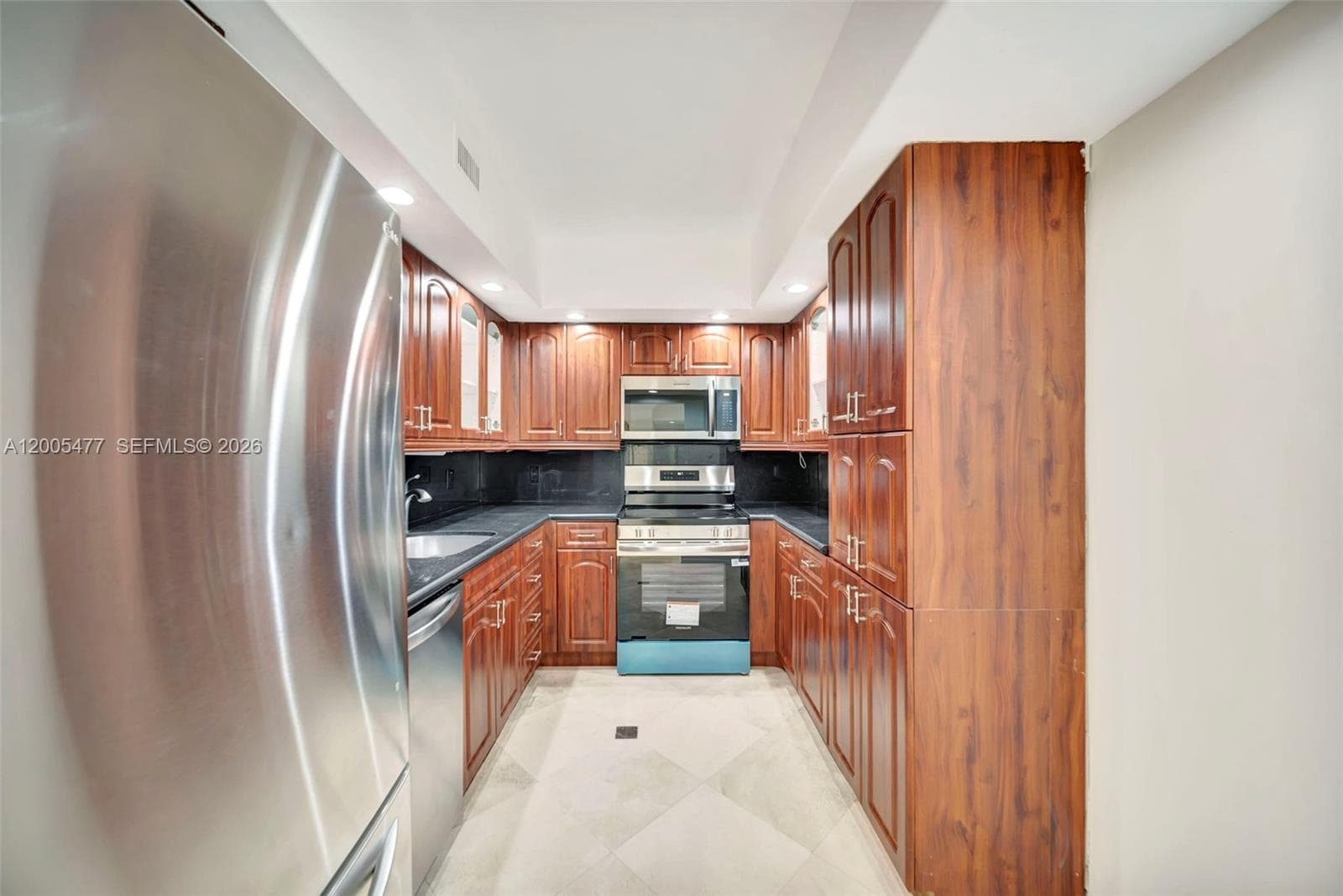 1985 Ocean Dr 20A photo 4