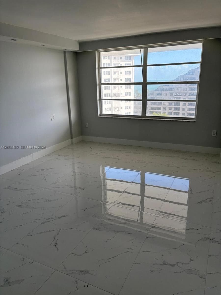 199 Ocean Lane Dr 1209 photo 8