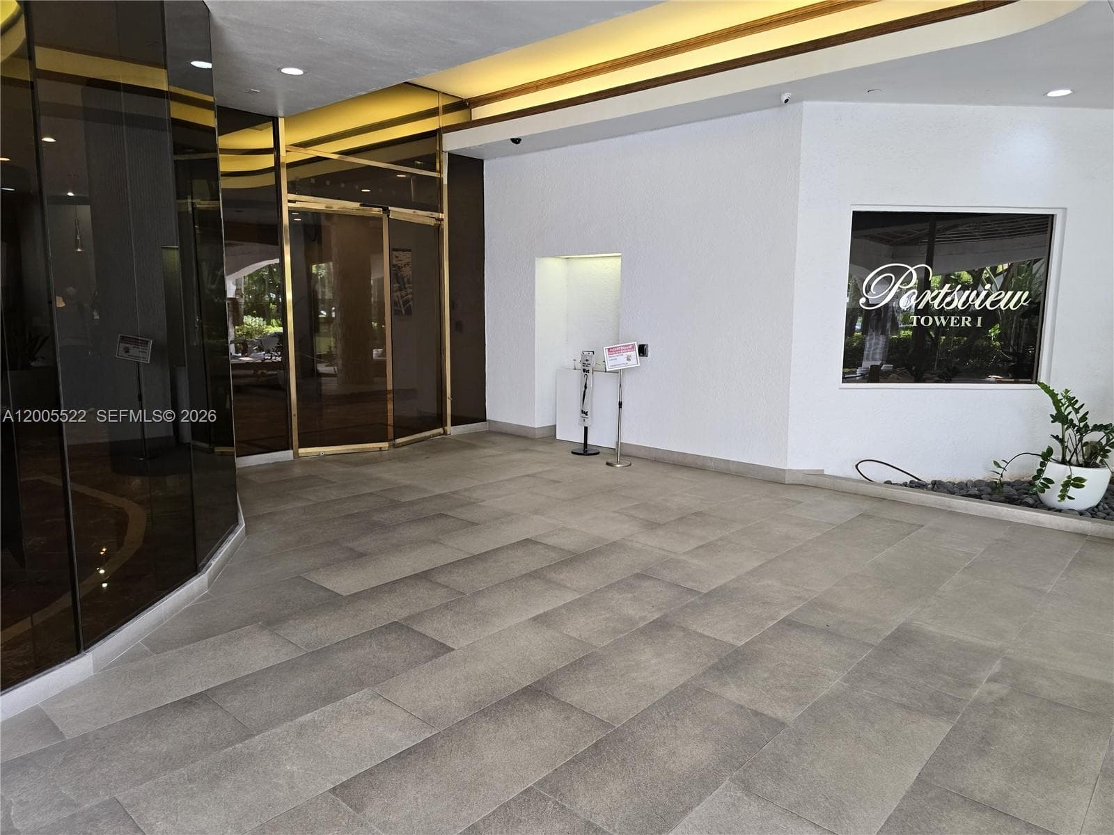 3610 Yacht Club Dr 1016 photo 1