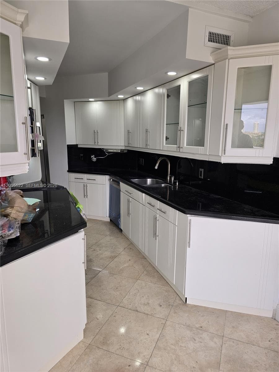 3610 Yacht Club Dr 1016 photo 10