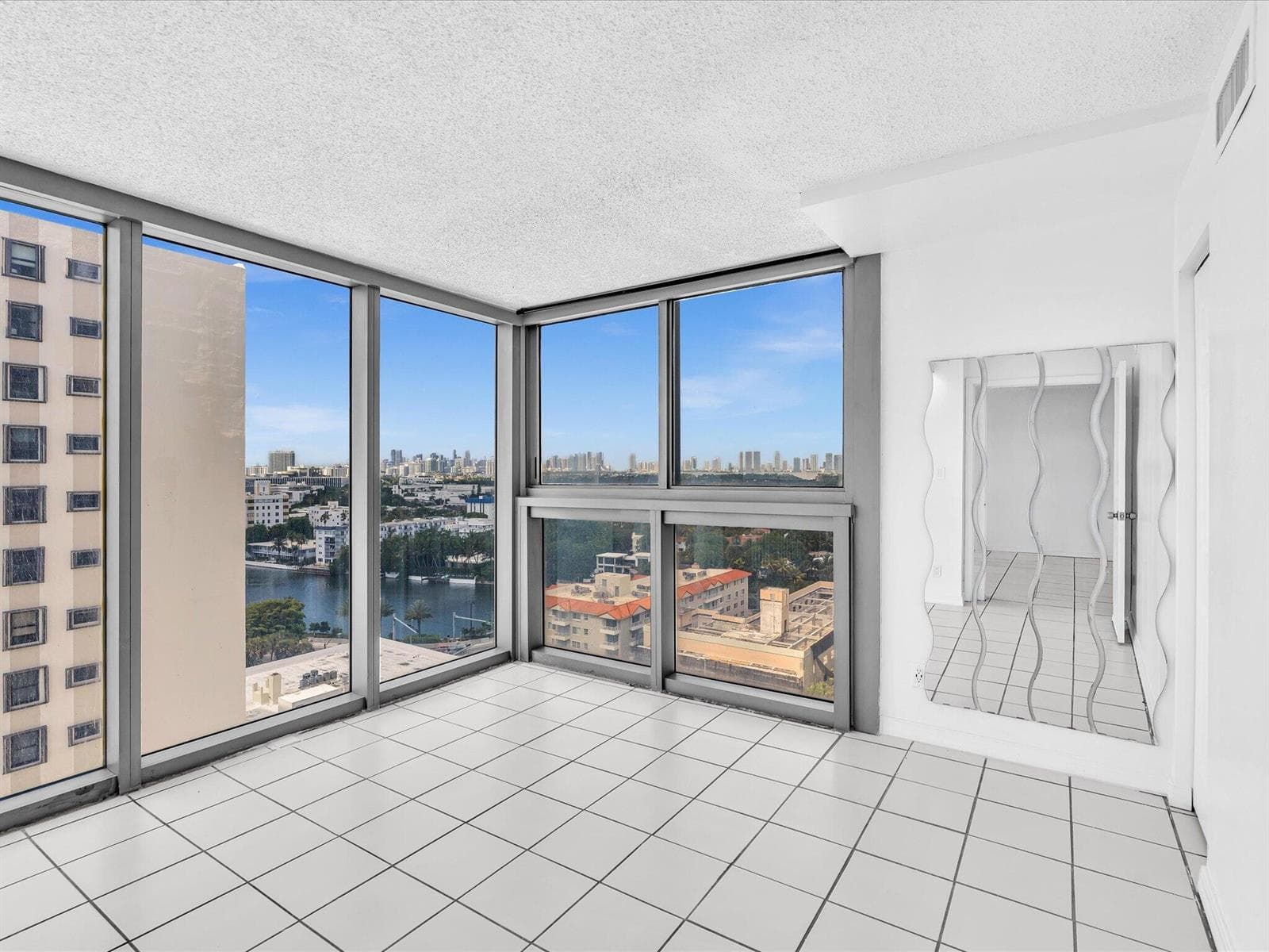 2655 Collins Avenue Unit 1710 photo 16