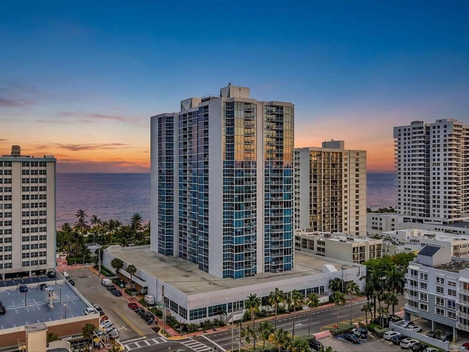 2655 Collins Avenue Unit 1710 photo 1