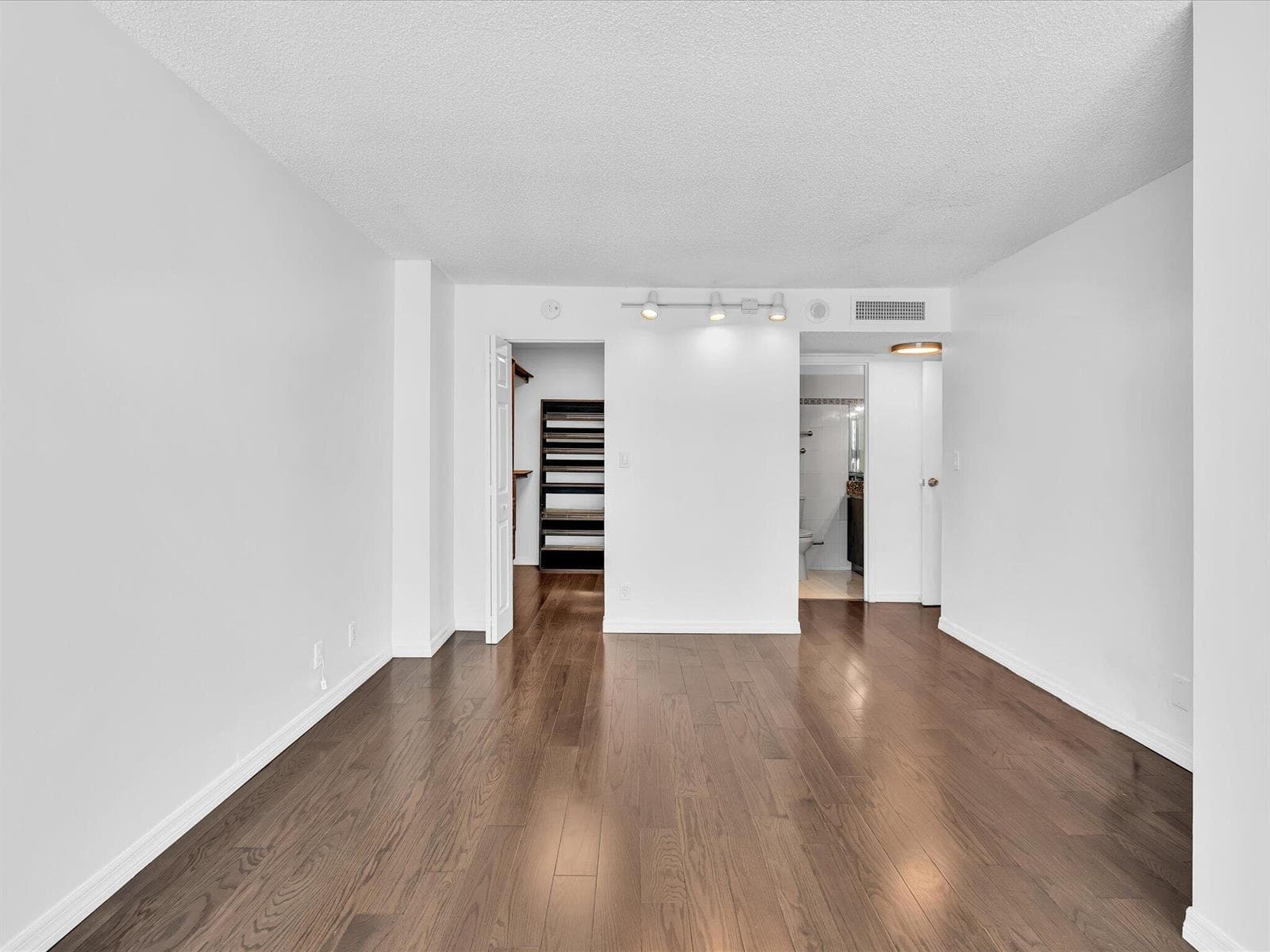 2655 Collins Avenue Unit 1710 photo 24