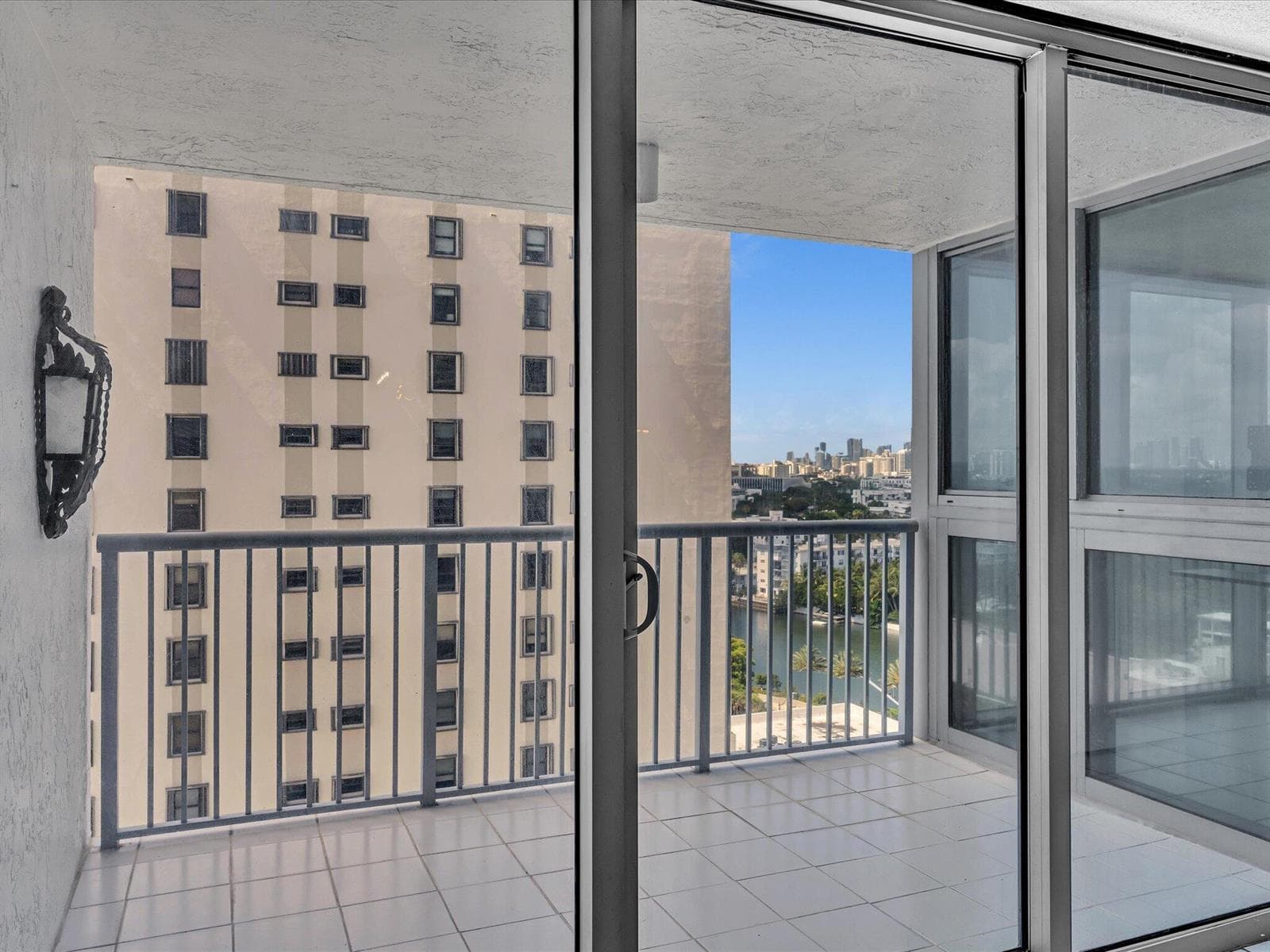 2655 Collins Avenue Unit 1710 photo 8